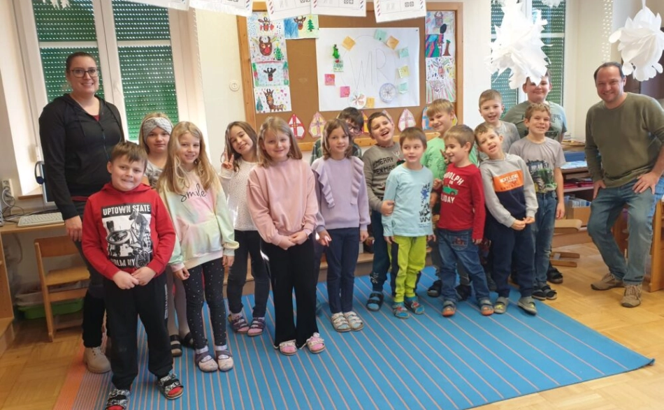 Kinder der Volksschule Blaindorf in der Klasse